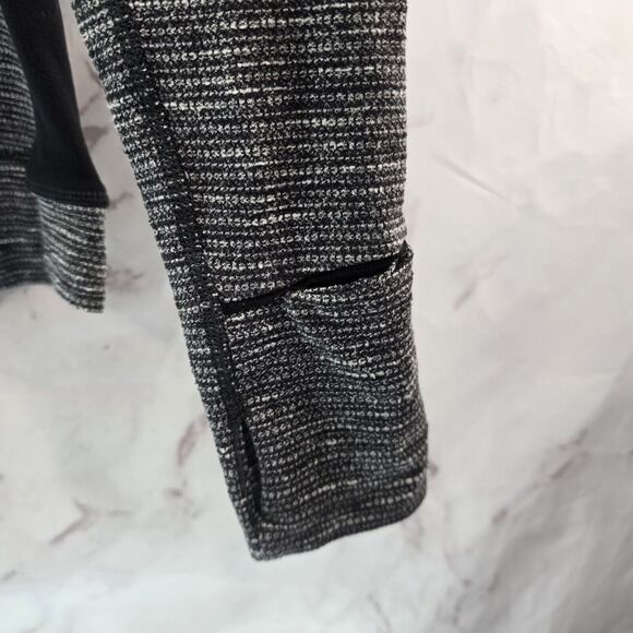 Lululemon Shirt Womens 6 Black Long Sleeve Thumb Holes Mitts Running Crewneck - Picture 4 of 13